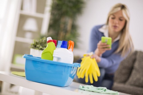 Kitchen deep cleaning during move out preparation